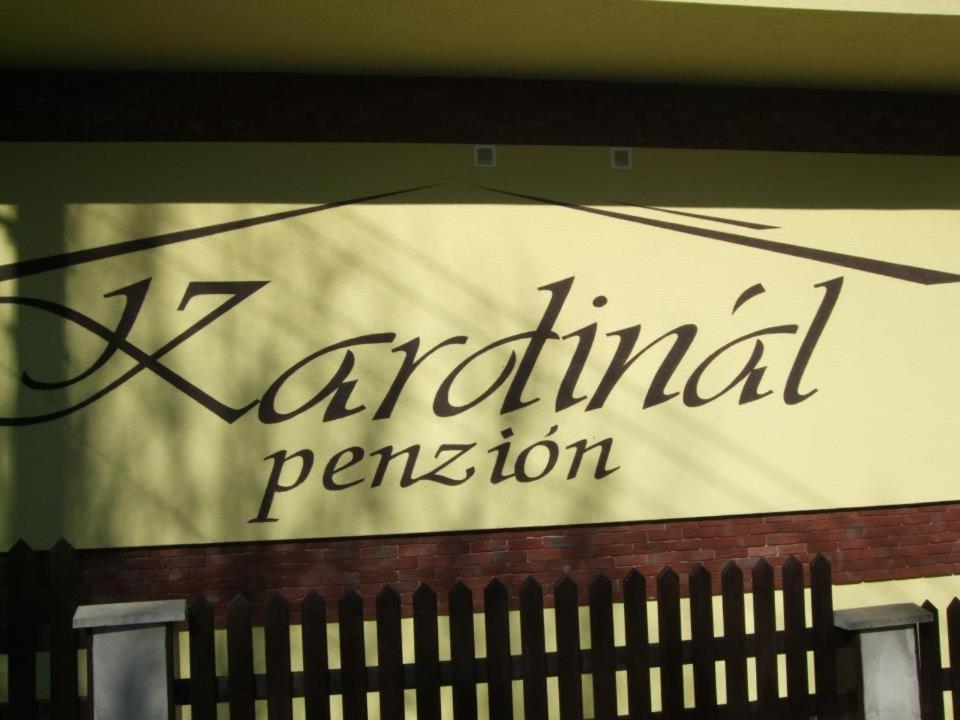 Penzion Kardinal Velke Uherce エクステリア 写真